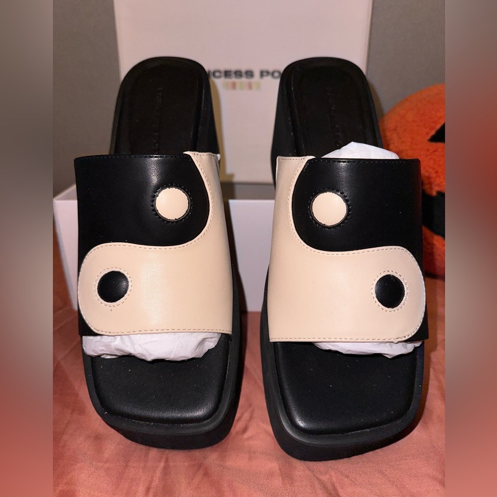 Platform sandals